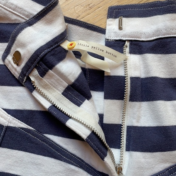 anthro skirt little yellow button - Picture 8 of 9